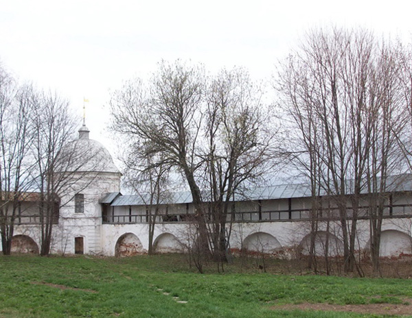Крепостные стены Горицкого Успенского монастыря в Переславе-Залесском